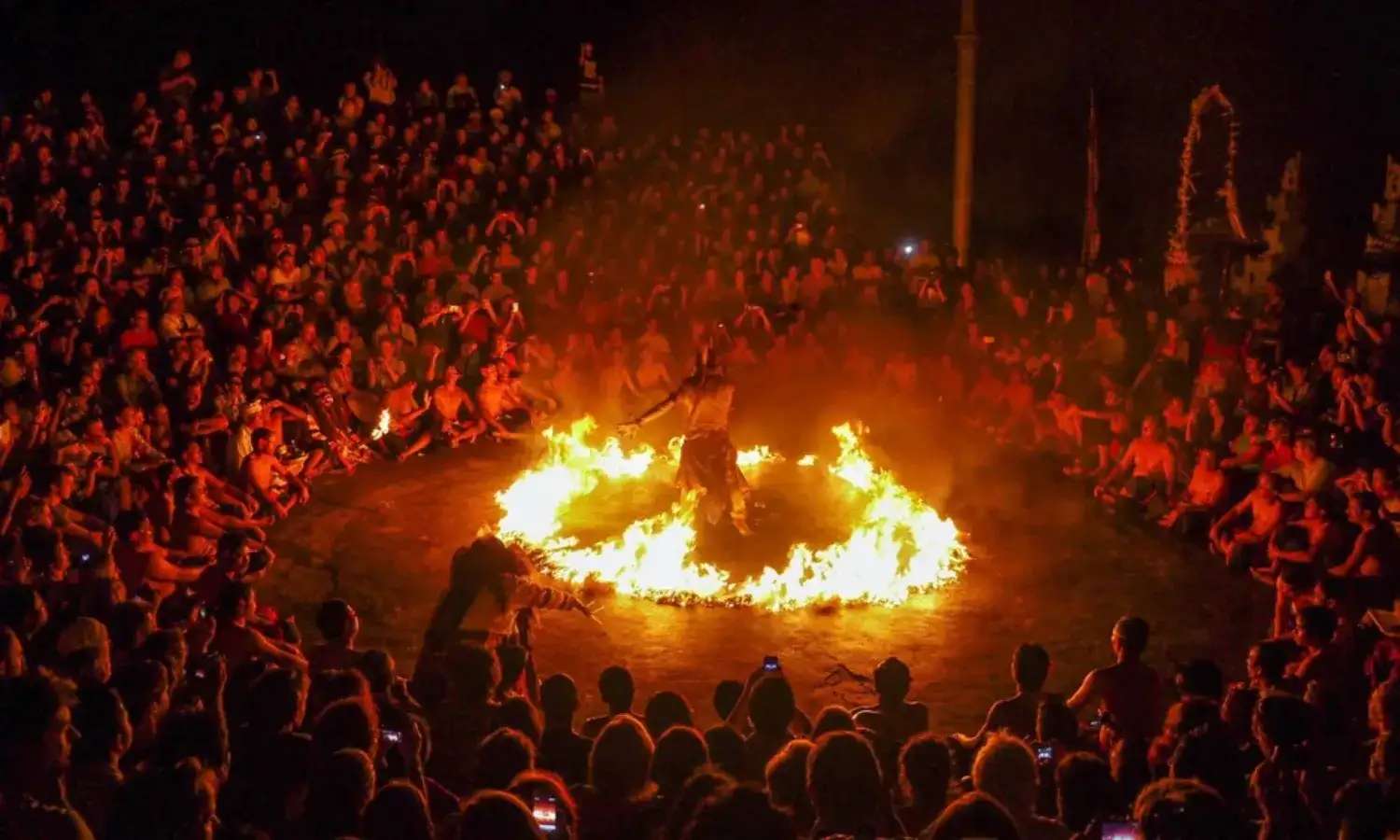 biểu diễn Kecak