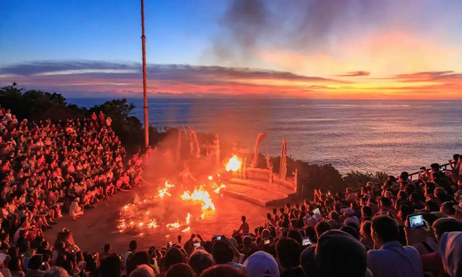 biểu diễn Kecak tại đền Uluwatu