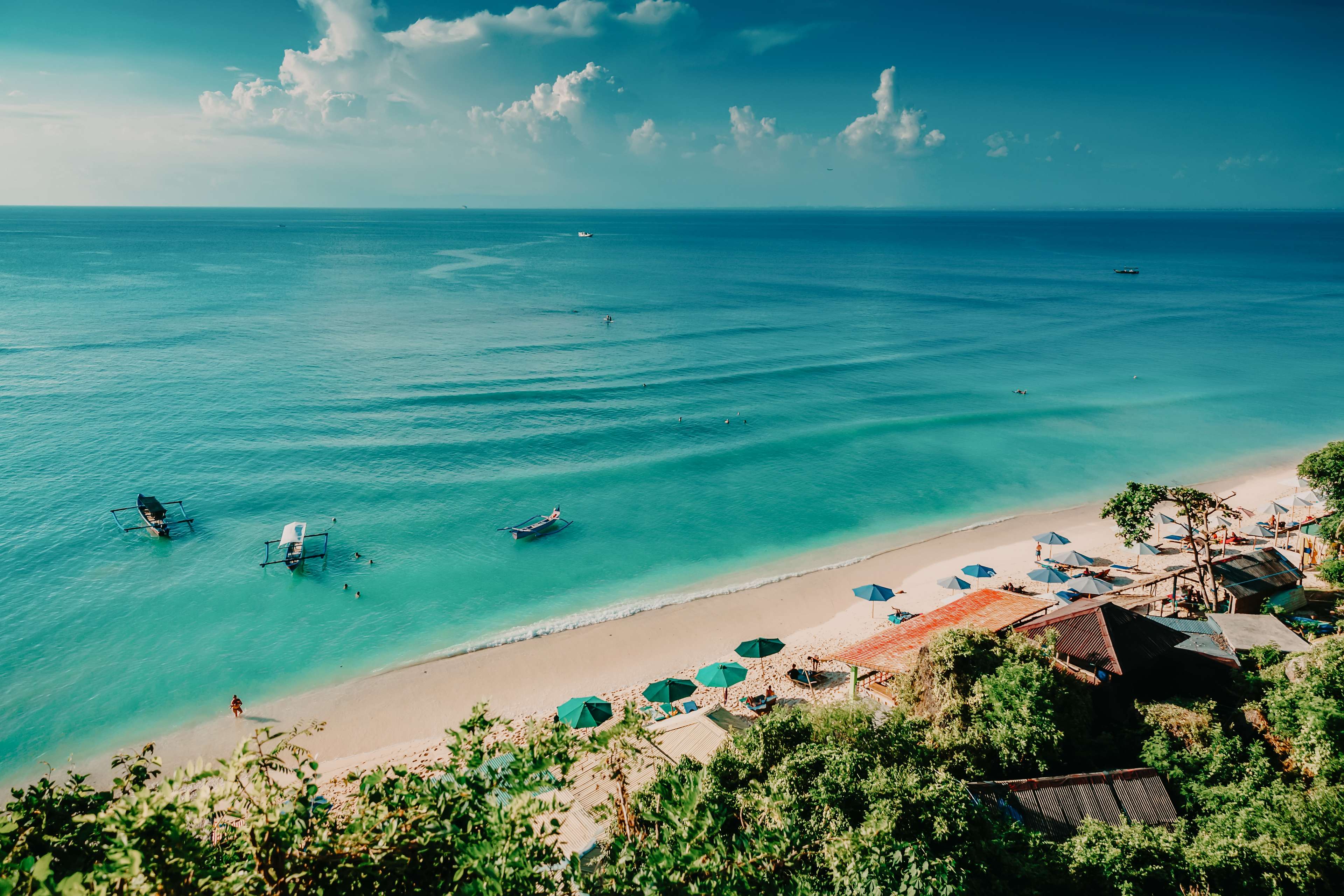 traveloka-get-up-to-30-off-for-flights-hotels-and-activities
