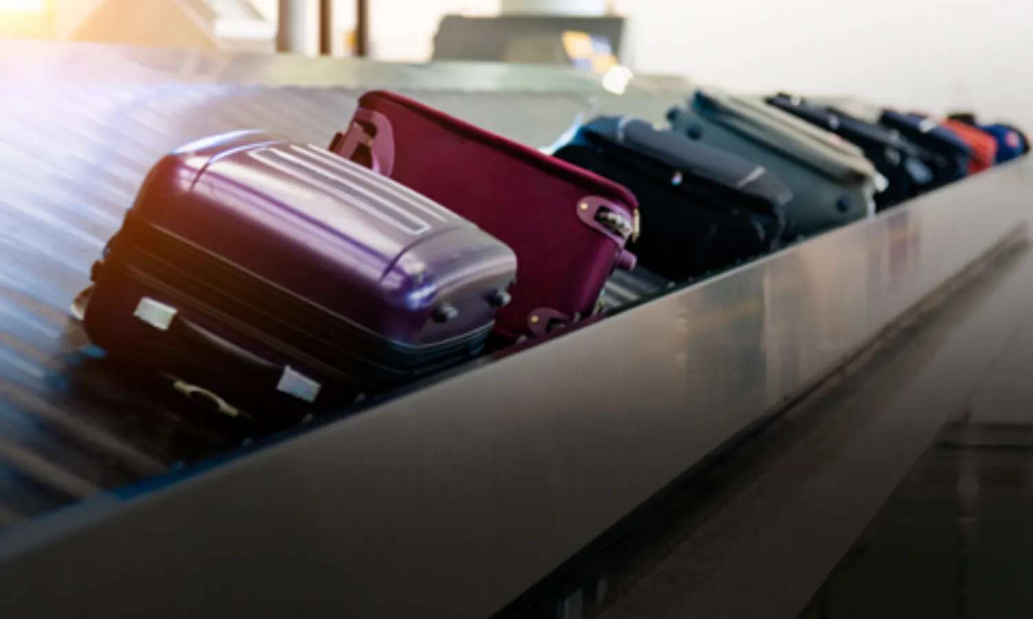 Nhận hành lý xách tay Qatar Airways tại băng chuyền