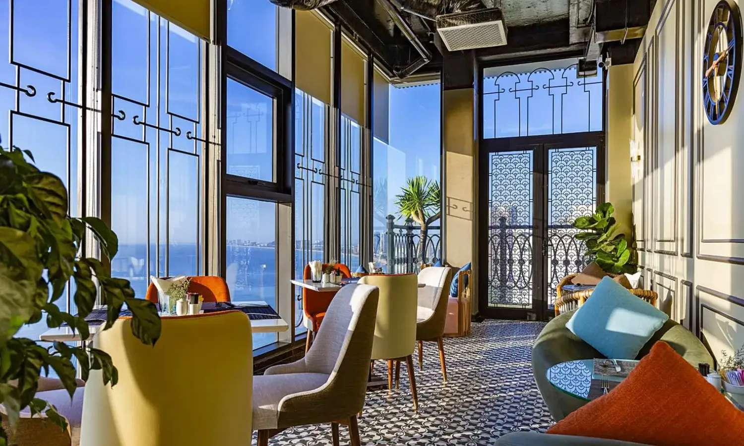 vé trà chiều tại Peninsula Hotel Danang
