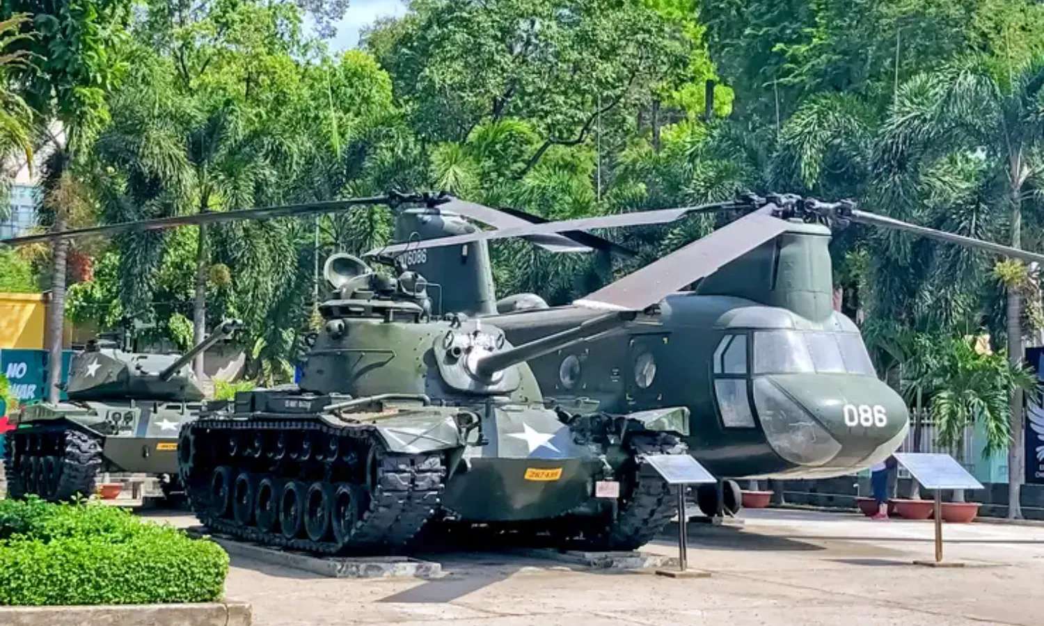 Tour Sài Gòn và địa đạo Củ Chi 1 ngày