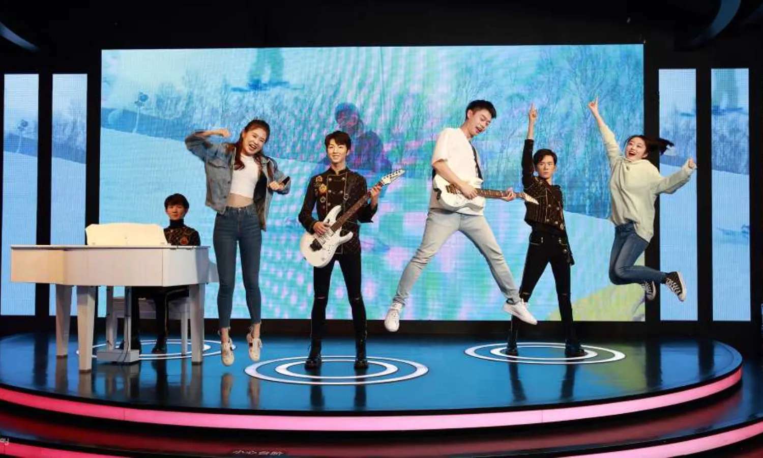 tượng sáp nhóm nhạc TFBoys tại bảo tàng sáp Thượng Hải