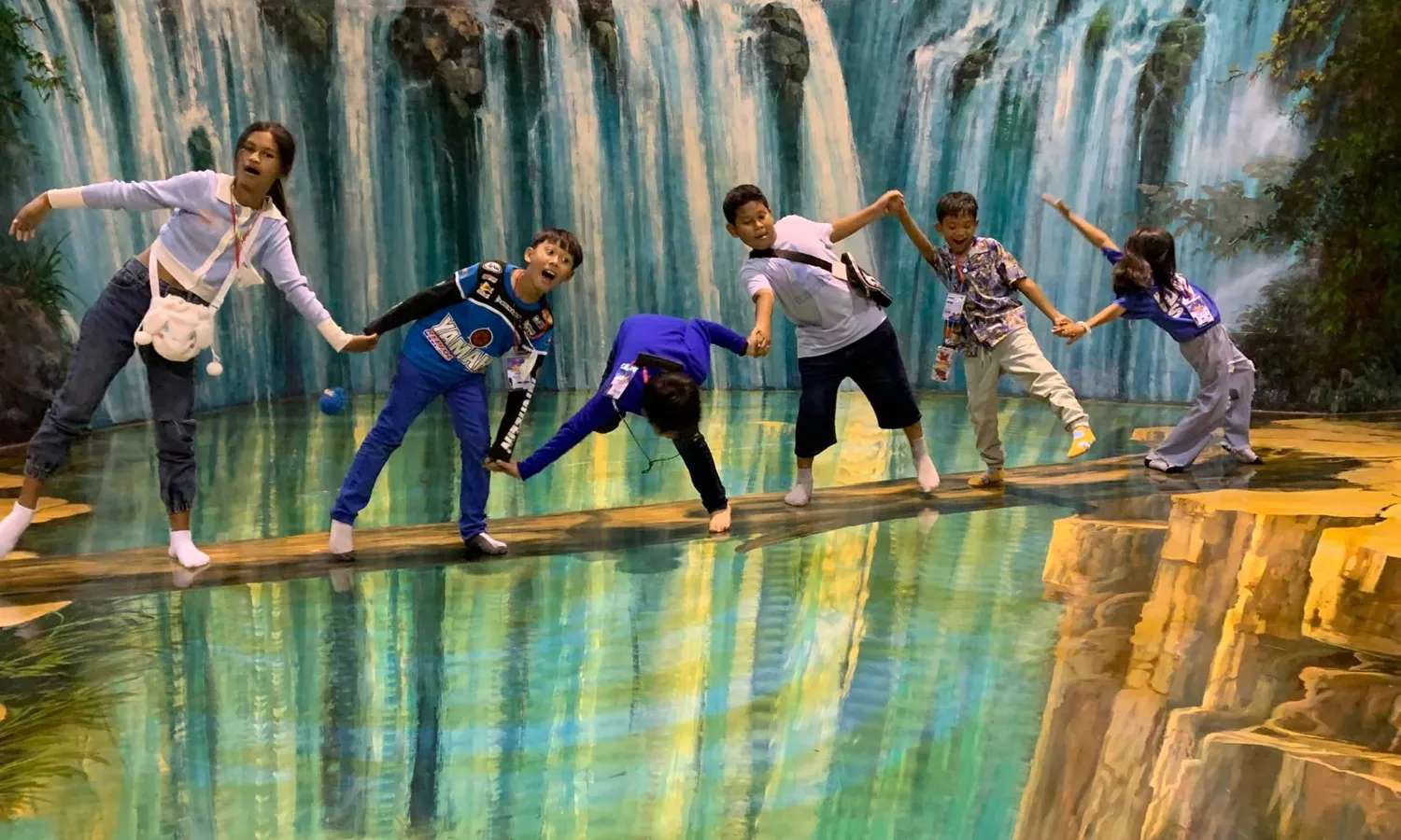 khách tham quan bảo tàng Art In Paradise Pattaya