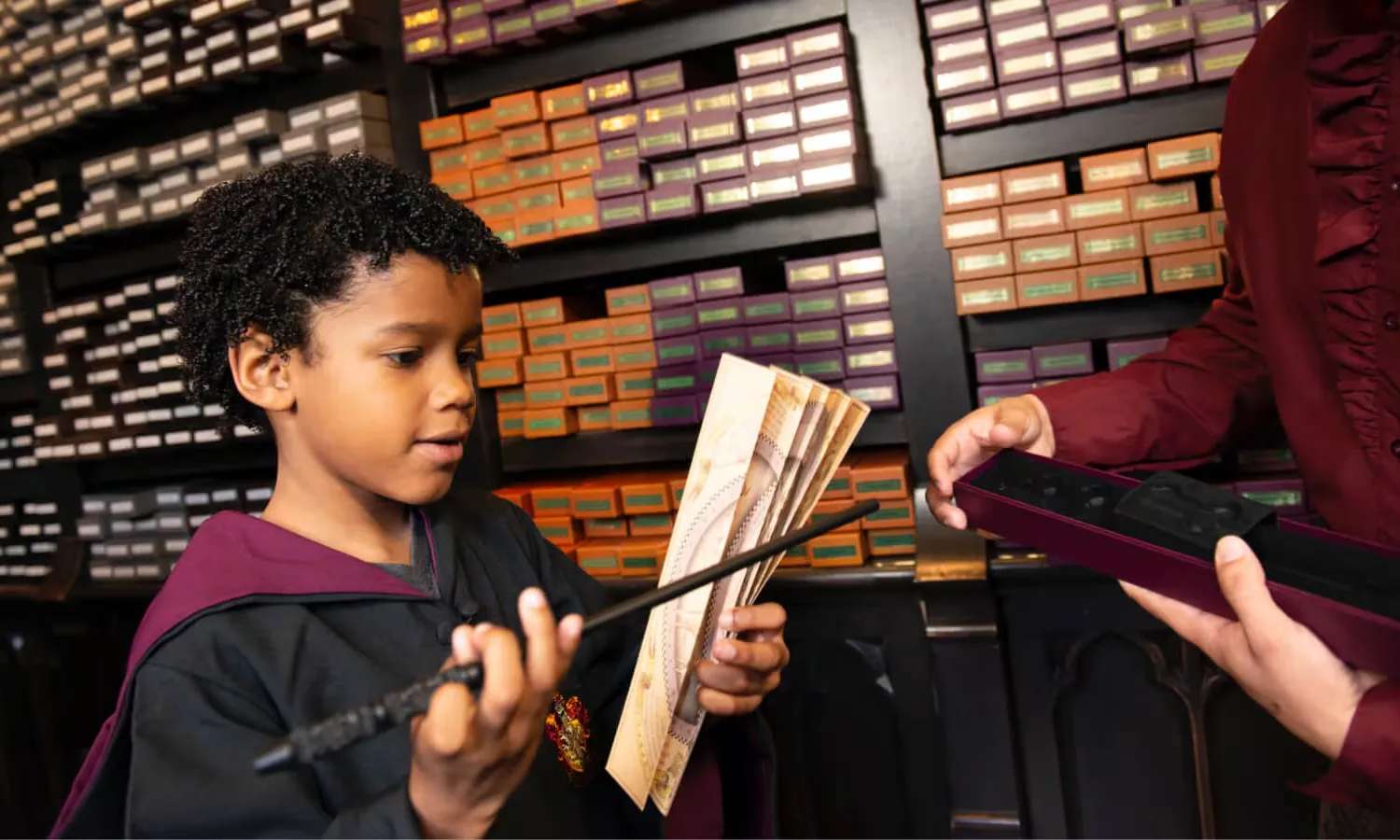 Cửa hàng đũa phép Ollivanders tại Universal Orlando Resort