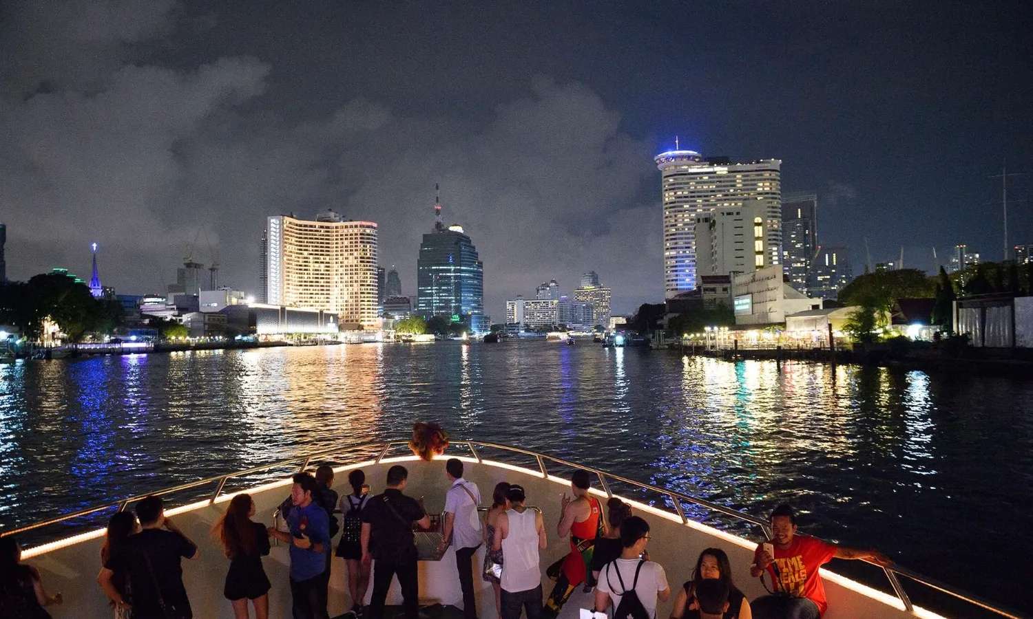 không gian ngoài trời du thuyền Chao Phraya Princess