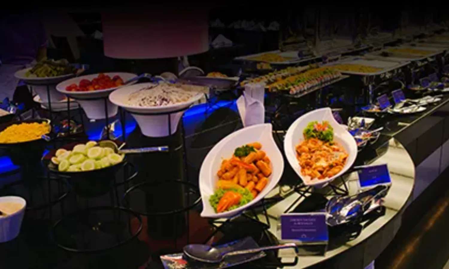 buffet trên du thuyền Chao Phraya Princess Cruise