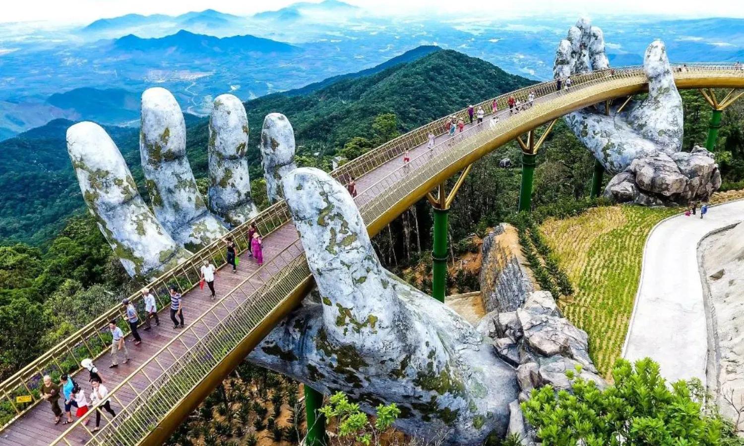 Cầu Vàng Đà Nẵng nhìn từ trên cao