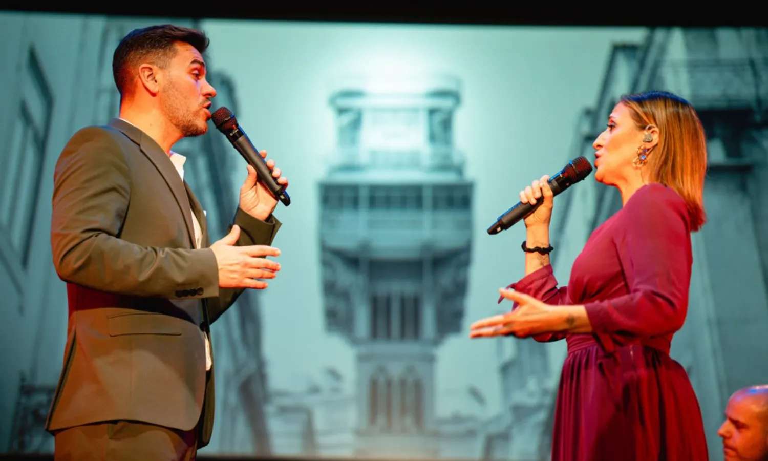 nghệ sĩ trình diễn nhạc Fado in Chiado show