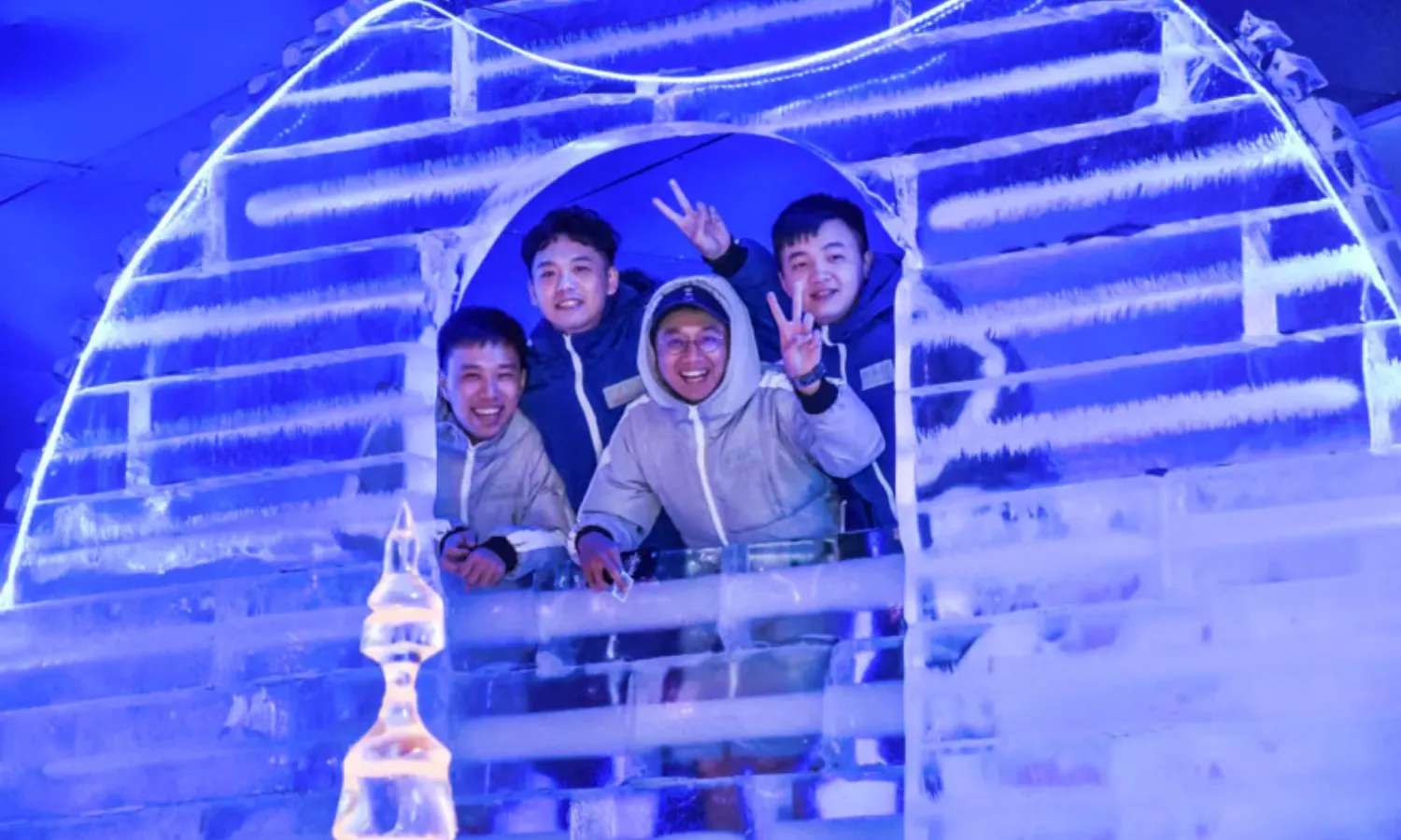khách tham quan Frost Magical Ice of Siam
