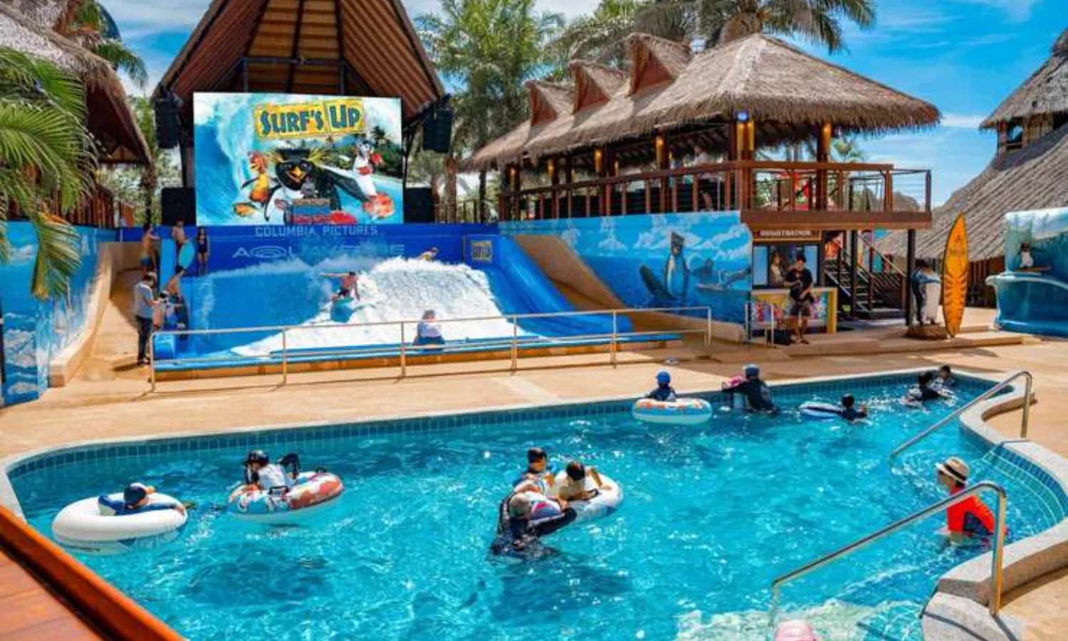 hồ bơi nông tại Columbia Pictures Aquaverse Waterpark