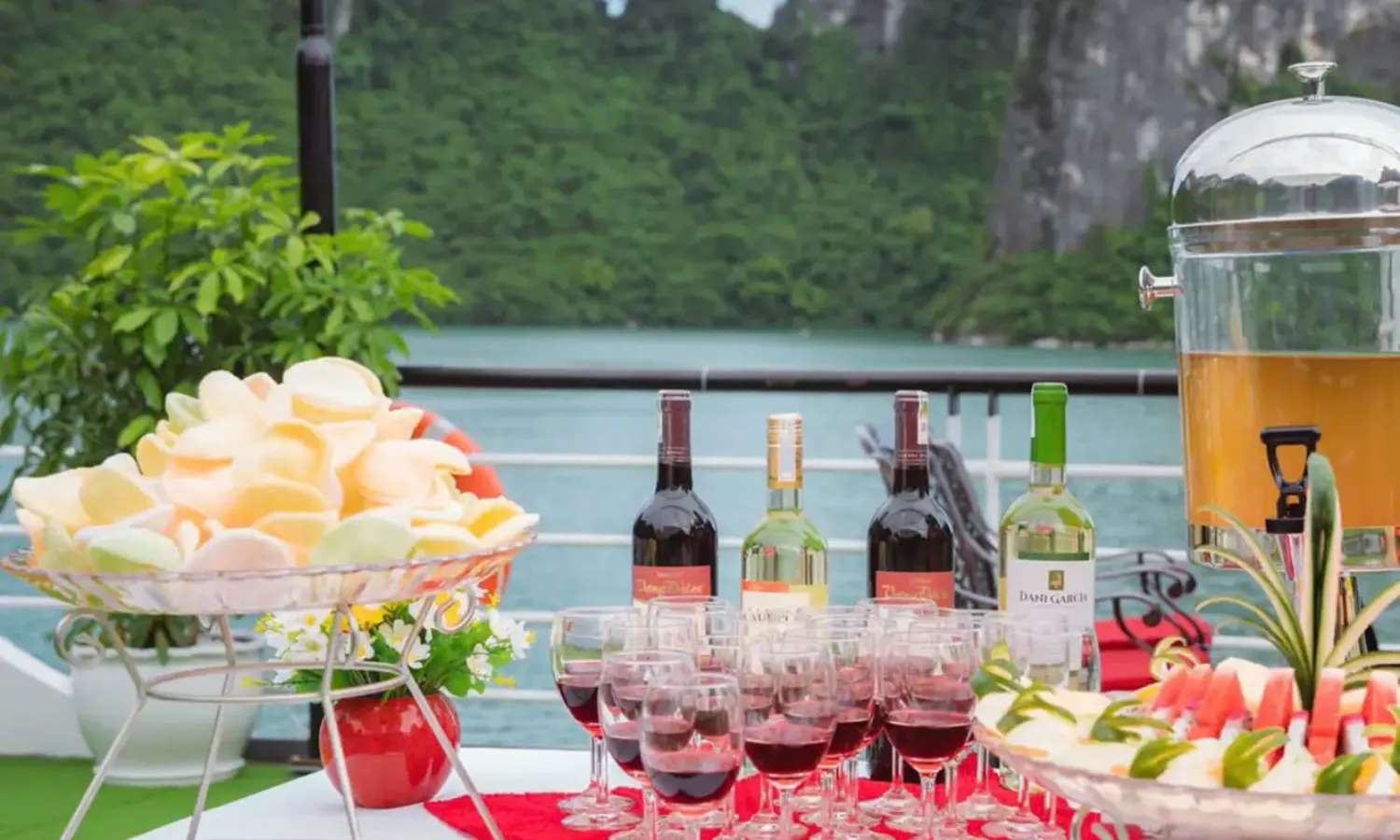 sunset party trên du thuyền Hạ Long 5 sao 1 ngày