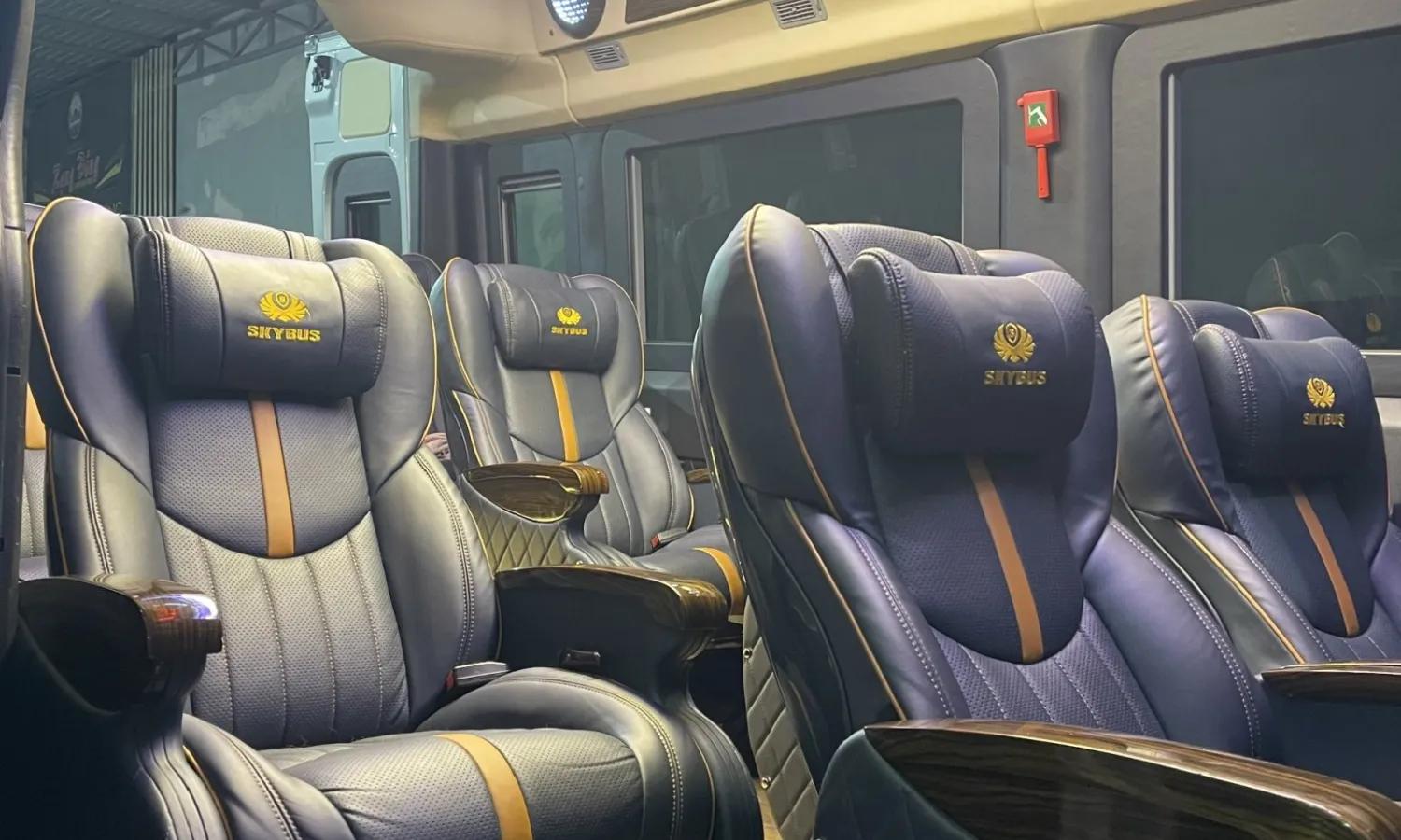 Khoang ghế limousine Rạng Đông tuyến xe đi Đắk Lắk