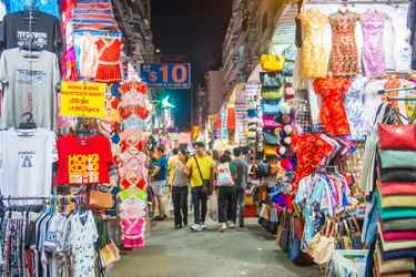 Exploring Mong Kok and the Ladies Market in Hong Kong