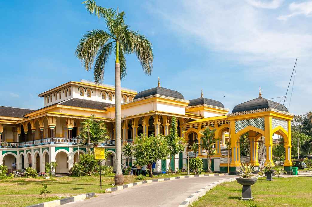 Hotel Istana Maimun & Penginapan Terdekat Sekitarnya