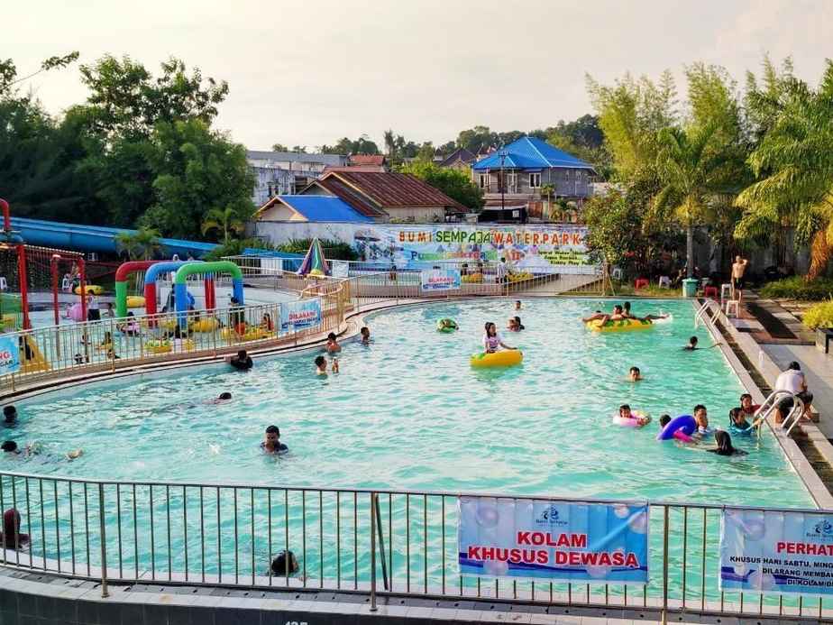 부미셈파자 워터파크 호텔 및 숙소