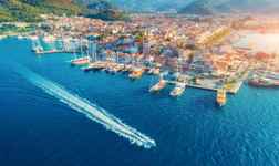 马尔马里斯的酒店