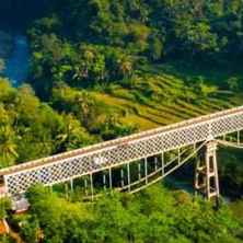 塔西马拉亚市广场