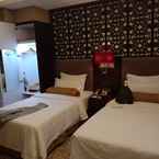 Review photo of Metropole Hotel from Tipwimon M.