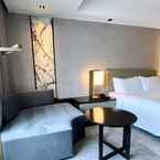 Review photo of New World Makati Hotel 2 from Maria A. C. D. L. S.