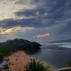 Review photo of Cozy Room Sunrise View at Omah Sundak 1 2 from Kiky N.