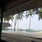 Review photo of Lime and Soda Beachfront Resort 6 from Nipaporn C.