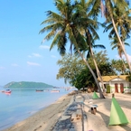 Review photo of Lime and Soda Beachfront Resort 5 from Nipaporn C.