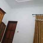 Review photo of SPOT ON 90748 Guest House Bu Dedeh F82 Alamanda Dago from Nur I.