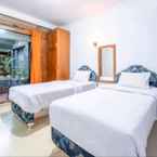 Review photo of OYO 943 Hotel Azalea Syariah from Esa U.
