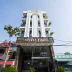 Review photo of Santini Hotel 2 from Le V. D.