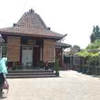 Review photo of RumahUti Family Homestay 2 from Annisa F.