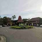 Review photo of Laras Asri Resort & Spa from Hastanti R. K. S.