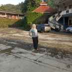 Review photo of Hotel Sindang Heula Abah 2 from Anastalis H. C.