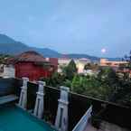 Review photo of De Wahyu Hotel & Convention 2 from Rr E. F. D. I. D.