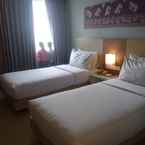 Review photo of Hotel Santika Depok from Nova P.