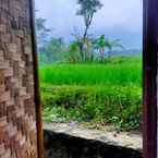 Review photo of OYO 90225 Rumah Bambu Trawas syariah 2 from Lilin T.