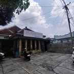 Review photo of Flamboyan Asri Syariah Mitra RedDoorz near Kampung Inggris Pare 4 from Raymond Y. D. P.