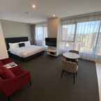 Review photo of Meriton Suites Kent Street, Sydney from Suppaput I.
