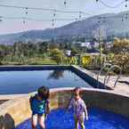 Review photo of Urbanview Resort Syariah Khansa Cisarua Puncak by RedDoorz 4 from Yulita I.