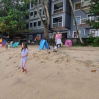 Review photo of Kondominium Pantai Carita Selatan from Syaefullah L.