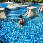 Review photo of Baan Karonburi Resort from Tippawan M.