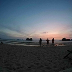 Review photo of Koh Ngai Thanya Beach Resort from Nuttapong S.