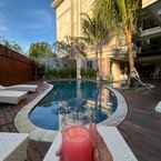 Review photo of Alron Hotel Kuta Powered by Archipelago from Ade H.