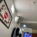 Review photo of OYO 354 32 Guest House from Tomi O. Y. S.