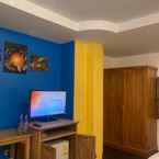 Review photo of Yellow Tique Hotel from Kuson N.