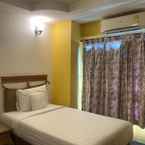 Review photo of Yellow Tique Hotel 2 from Kuson N.