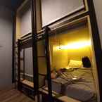 Review photo of InnBox Capsule Hotel from Dewi I. M.