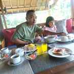 Review photo of Kemboja Bed & Breakfast Cafe 2 from Devi N.