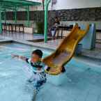 Review photo of Rumah Syariah & Kolam Renang Bugenville Guesthouse from Esti S.