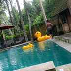 Review photo of Tirta Padi Villa Ubud from Ni L. P. E. A.